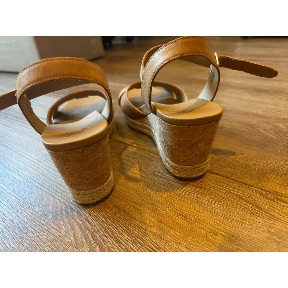 Women's UGG Cloverdale Espadrille Wedge Sandal in Tan Worn Once Size 8